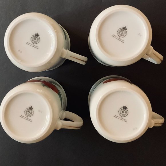 ROYAL WORCESTER "Evesham" Set of 4 Mugs NWOT - Picture 2 of 7